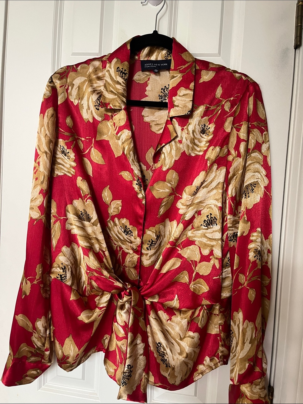 NWOT!! Stunning Jones New York Red and Gold Floral Tie-Front Blouse